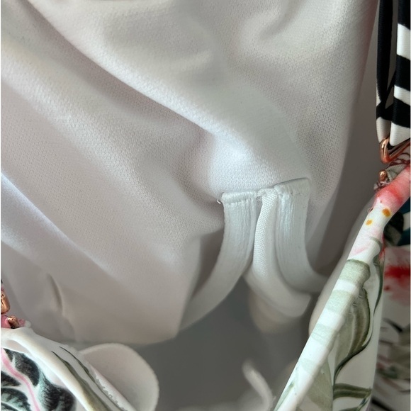 Raisins Curve WHITE MULTI Plus Size Protea Haute Bloom Tankini Swim Top NWT - Picture 14 of 16